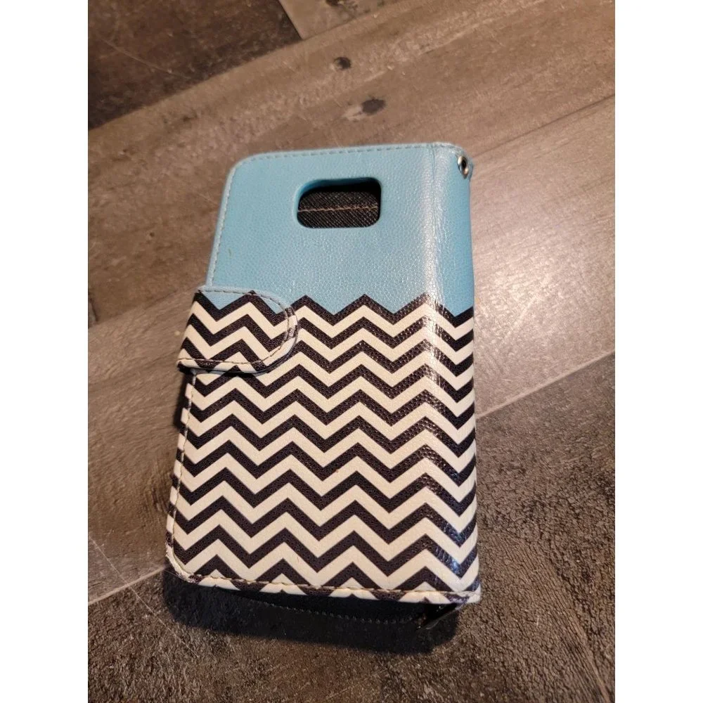 Phone wallet case‎ blue zig zag